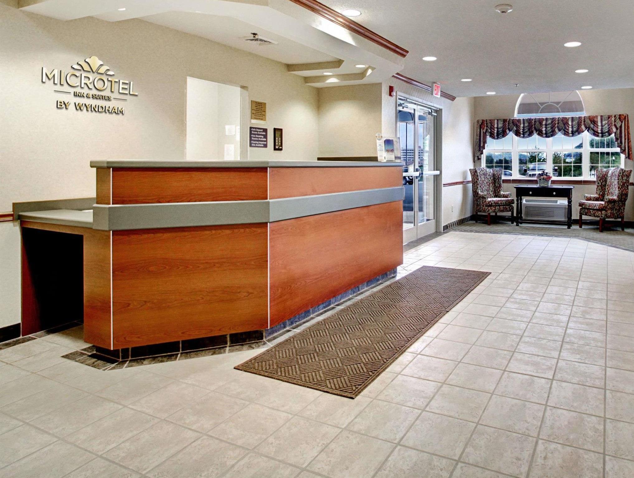 Microtel Inn & Suites By Wyndham Bridgeport Extérieur photo